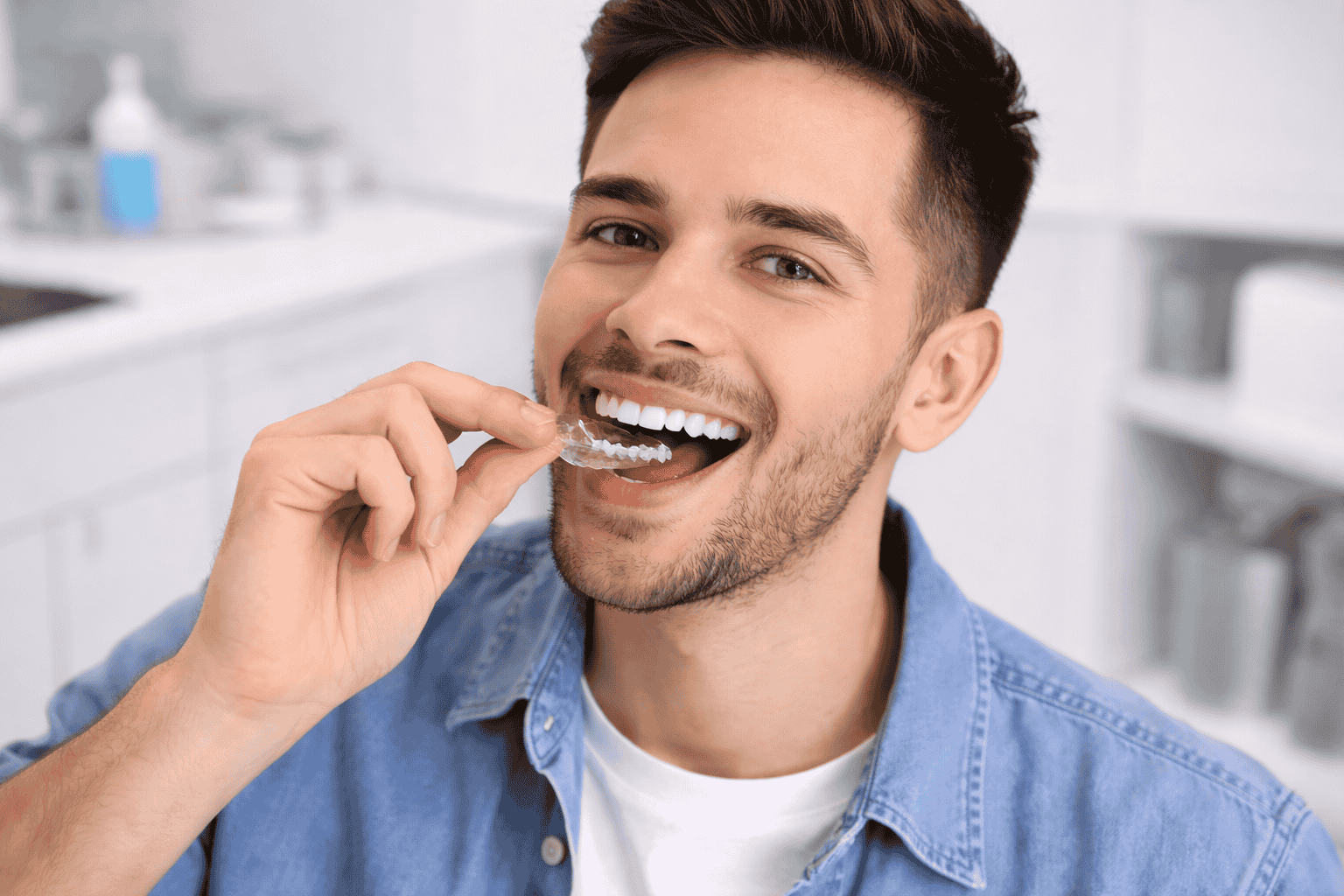 Paciente en Espai Dental realizandose ortodoncia invisible